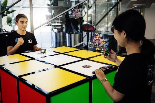 Dana Yi speedcuber